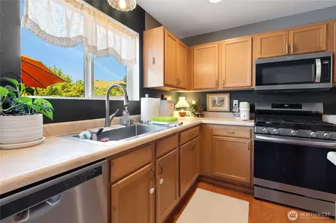Kitchen - 20304 51st Ave E, Spanaway, WA 98387 photo 2 of 3