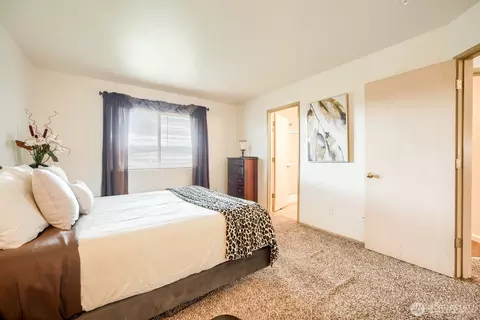 Bedroom - 21908 40th Ave E, Spanaway, WA 98387 photo 1 of 8