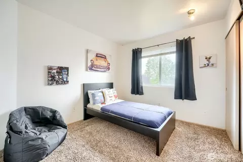 Bedroom - 21908 40th Ave E, Spanaway, WA 98387 photo 3 of 8