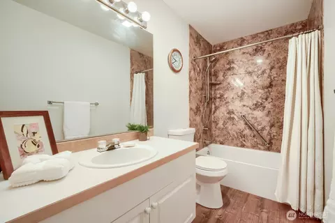 Bath - 21908 40th Ave E, Spanaway, WA 98387 photo 4 of 4