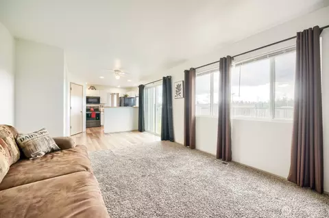 Living - 21908 40th Ave E, Spanaway, WA 98387 photo 5 of 7