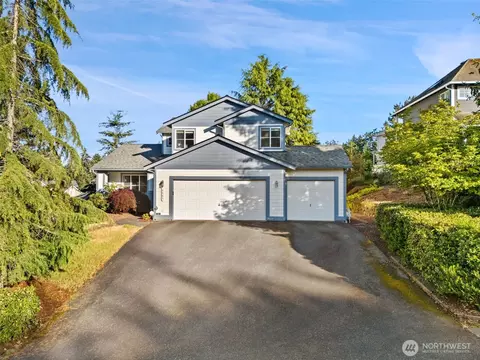 4851 NW Walgren Dr, Silverdale, WA 98383