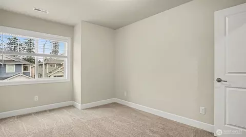 Bedroom - 17321 40th Ave SE, Bothell, WA 98012 photo 5 of 6