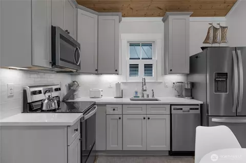 Kitchen - 401 E Compass St, Pacific Beach, WA 98571 photo 2 of 2