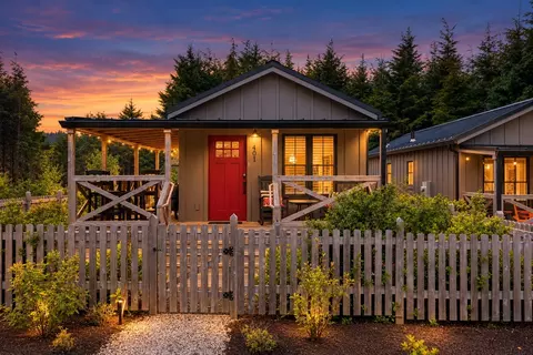 401 E Compass St, Pacific Beach, WA 98571