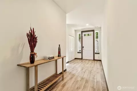 Entry Way - 17415 3rd Ave SE, Bothell, WA 98012 photo 2 of 5