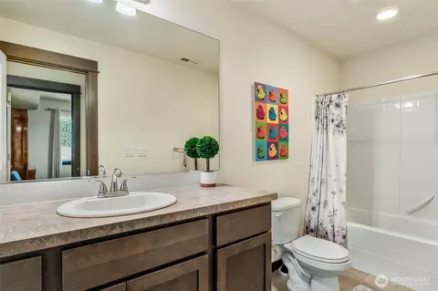 Bath - 17415 3rd Ave SE, Bothell, WA 98012 photo 5 of 5