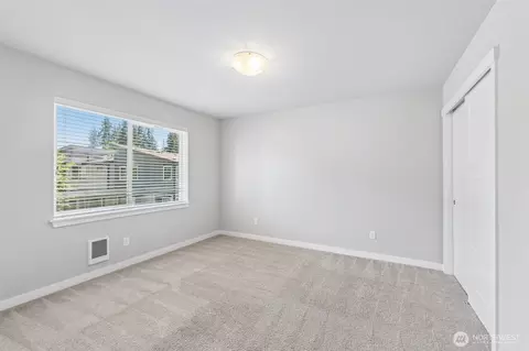 Bedroom - 1325 Seattle Hill Rd #G5, Bothell, WA 98012 photo 5 of 9