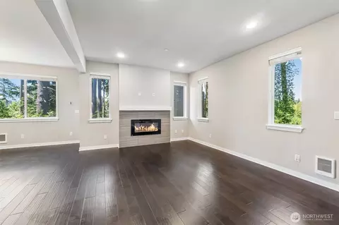 Living - 1325 Seattle Hill Rd #G5, Bothell, WA 98012 photo 2 of 5