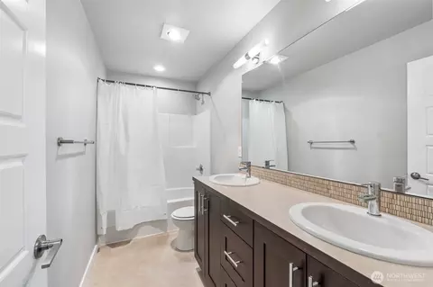 Bath - 1325 Seattle Hill Rd #G5, Bothell, WA 98012 photo 2 of 5