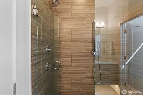Bath - 230 26th Ave E, Seattle, WA 98112 photo 1 of 3