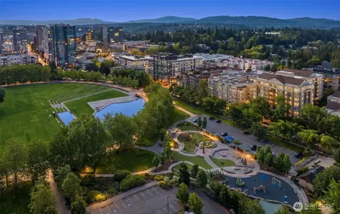 10045 NE 1st St #422, Bellevue, WA 98004