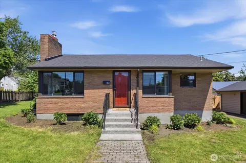 3514 SW Manning St, Seattle, WA 98126