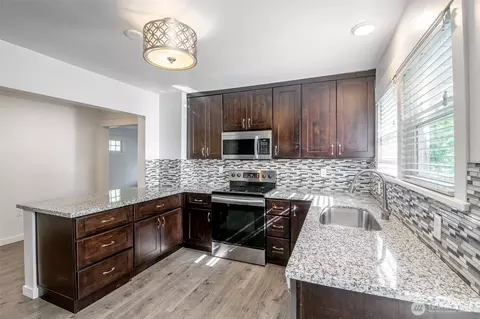 Kitchen - 1716 E Main St, Auburn, WA 98002 photo 2 of 4