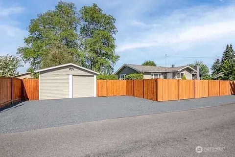 Exterior - 1716 E Main St, Auburn, WA 98002 photo 14 of 15