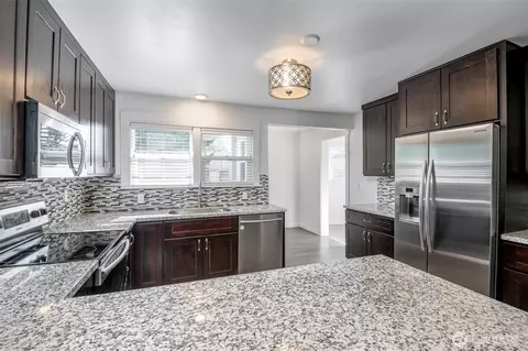 Kitchen - 1716 E Main St, Auburn, WA 98002 photo 3 of 4