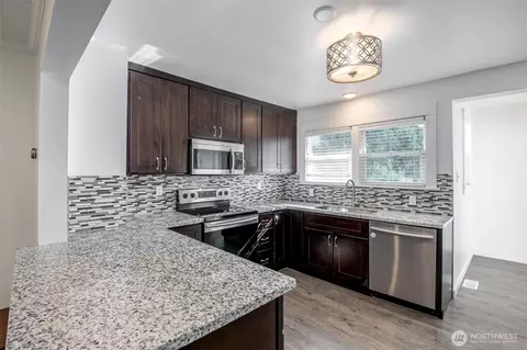 Kitchen - 1716 E Main St, Auburn, WA 98002 photo 1 of 4