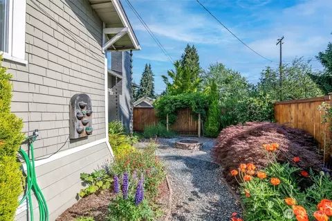 Exterior - 1716 E Main St, Auburn, WA 98002 photo 5 of 15