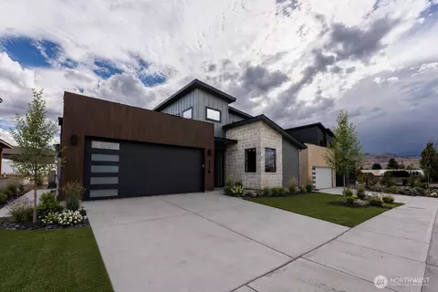 170 Chadwick St NW, East Wenatchee, WA 98802