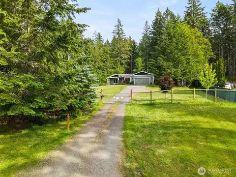 9818 138th Ave NW, Gig Harbor, WA 98329