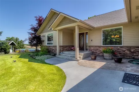 Exterior - 4673 Larson Rd, Walla Walla, WA 99362 photo 3 of 6