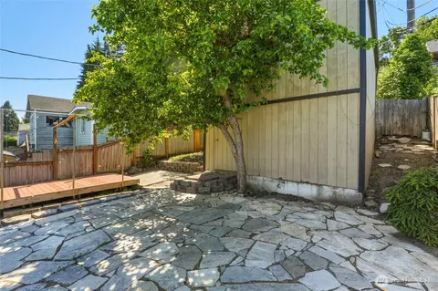Exterior - 3310 Rucker Ave, Everett, WA 98201 photo 5 of 8