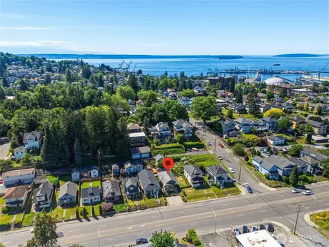 View/Area - 3310 Rucker Ave, Everett, WA 98201 photo 4 of 6