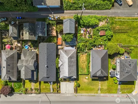 View/Area - 3310 Rucker Ave, Everett, WA 98201 photo 6 of 6
