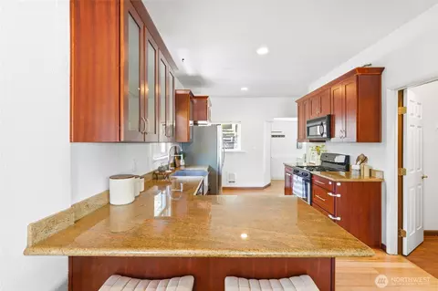 Kitchen - 3310 Rucker Ave, Everett, WA 98201 photo 4 of 5