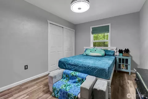 Bedroom - 19214 Patterson Rd E, Orting, WA 98360 photo 3 of 6