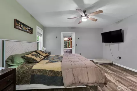 Bedroom - 19214 Patterson Rd E, Orting, WA 98360 photo 2 of 6