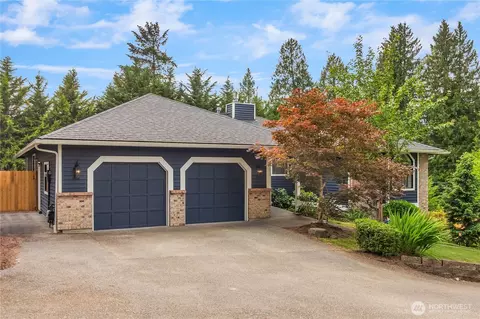 8227 NE 166th St, Kenmore, WA 98028