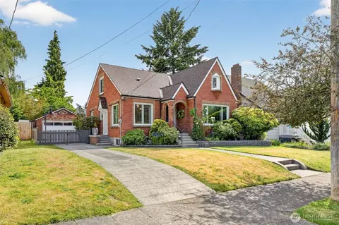 321 NW 78th St, Seattle, WA 98117