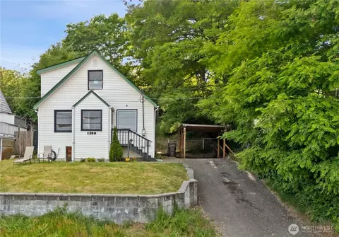 1205 Oyster Bay Ave S, Bremerton, WA 98312