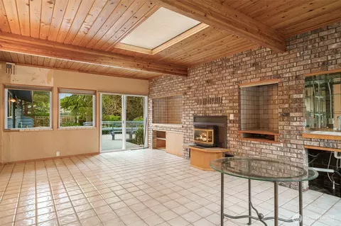 Living - 921 241st Pl SW, Bothell, WA 98021 photo 8 of 9