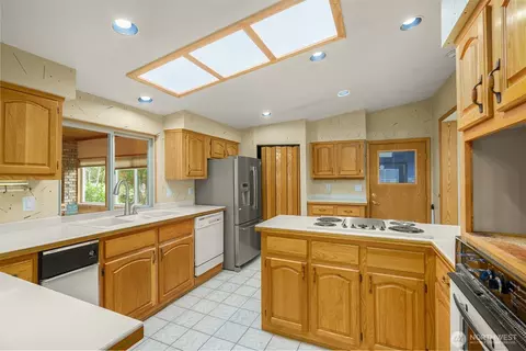 Kitchen - 921 241st Pl SW, Bothell, WA 98021 photo 2 of 2