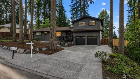 16142 SE 42nd Pl, Bellevue, WA 98006