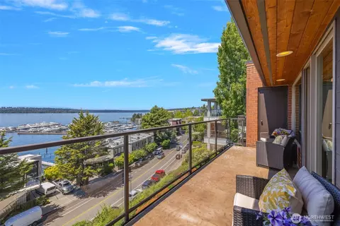 311 2nd St S #302, Kirkland, WA 98033