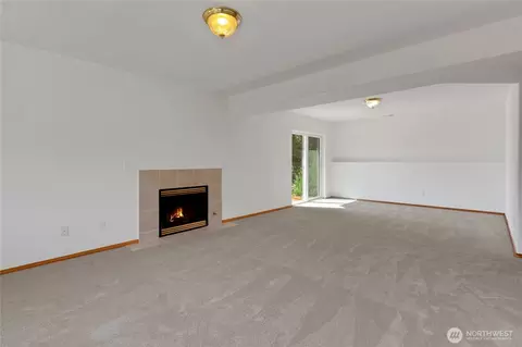 Living - 41216 305 Ave SE, Enumclaw, WA 98022 photo 5 of 5