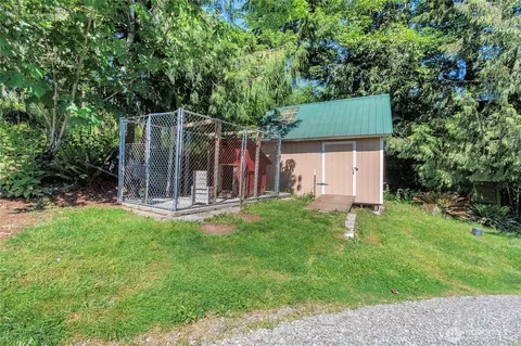 Exterior - 41216 305 Ave SE, Enumclaw, WA 98022 photo 6 of 12
