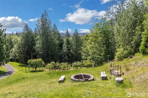 Exterior - 41216 305 Ave SE, Enumclaw, WA 98022 photo 7 of 12
