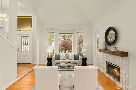 Living - 15409 101st Pl NE, Bothell, WA 98011 photo 2 of 7
