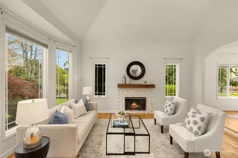 Living - 15409 101st Pl NE, Bothell, WA 98011 photo 1 of 7