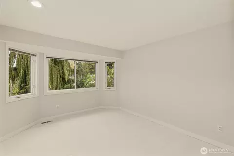 Bedroom - 15409 101st Pl NE, Bothell, WA 98011 photo 2 of 3