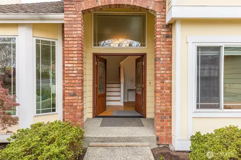 Entry Way - 15409 101st Pl NE, Bothell, WA 98011 photo 1 of 2