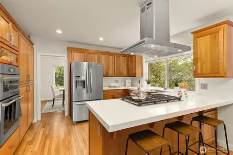 Kitchen - 15409 101st Pl NE, Bothell, WA 98011 photo 2 of 5