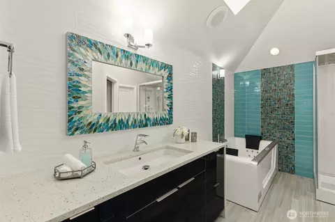 Bath - 15409 101st Pl NE, Bothell, WA 98011 photo 2 of 3