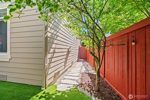 Exterior - 23504 9th Ave SE, Bothell, WA 98021 photo 7 of 10