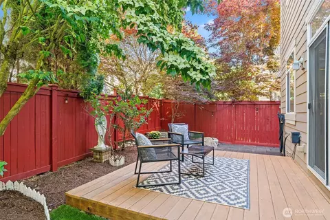 Exterior - 23504 9th Ave SE, Bothell, WA 98021 photo 4 of 10