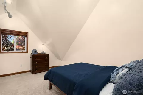 Bedroom - 1750 Pioneer St, Enumclaw, WA 98022 photo 2 of 3